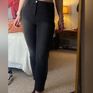 Super cut ankle cut skinny jeans. Worn but in great condition. Low-rise.